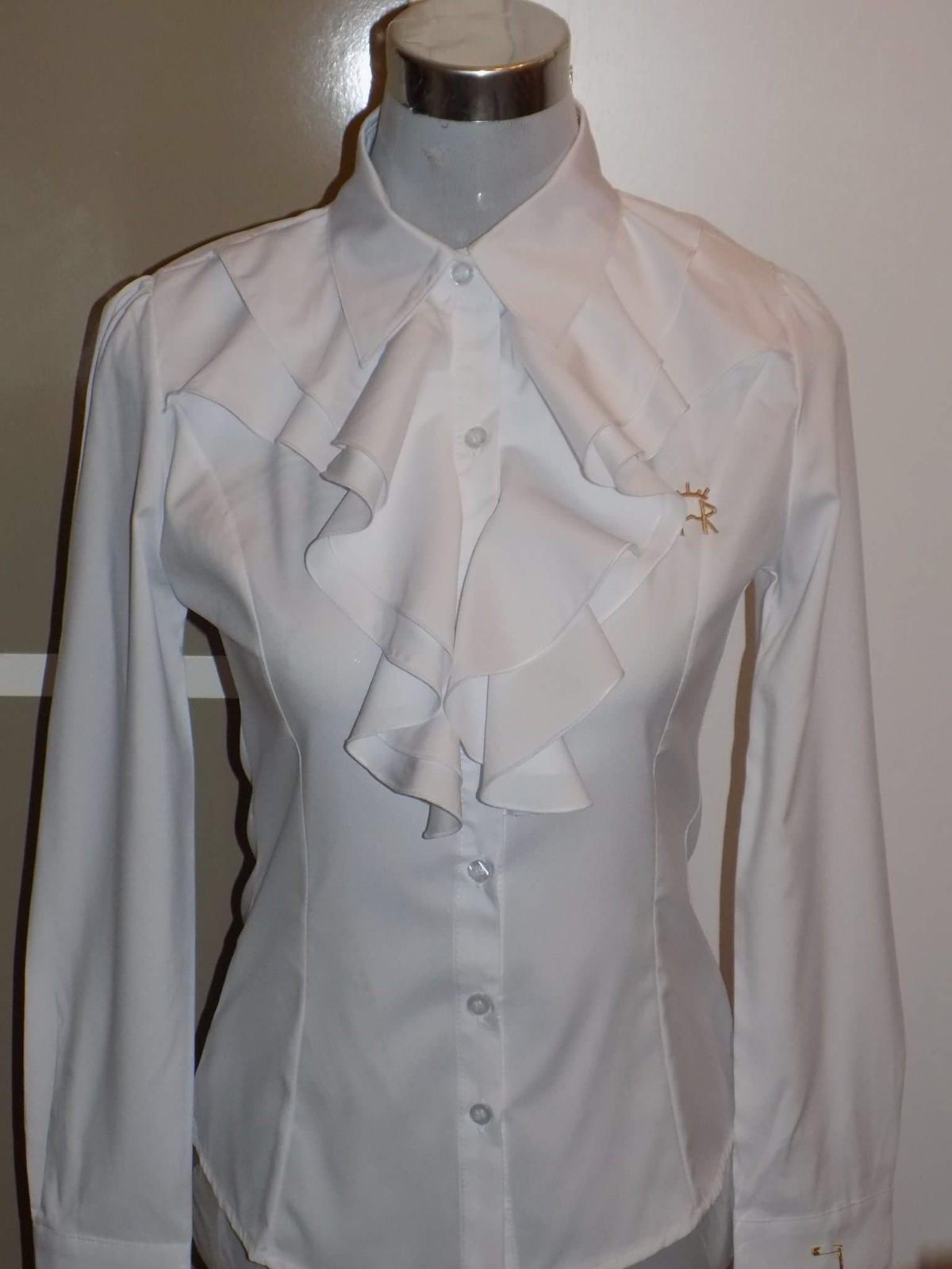Blusa volante y cuello
