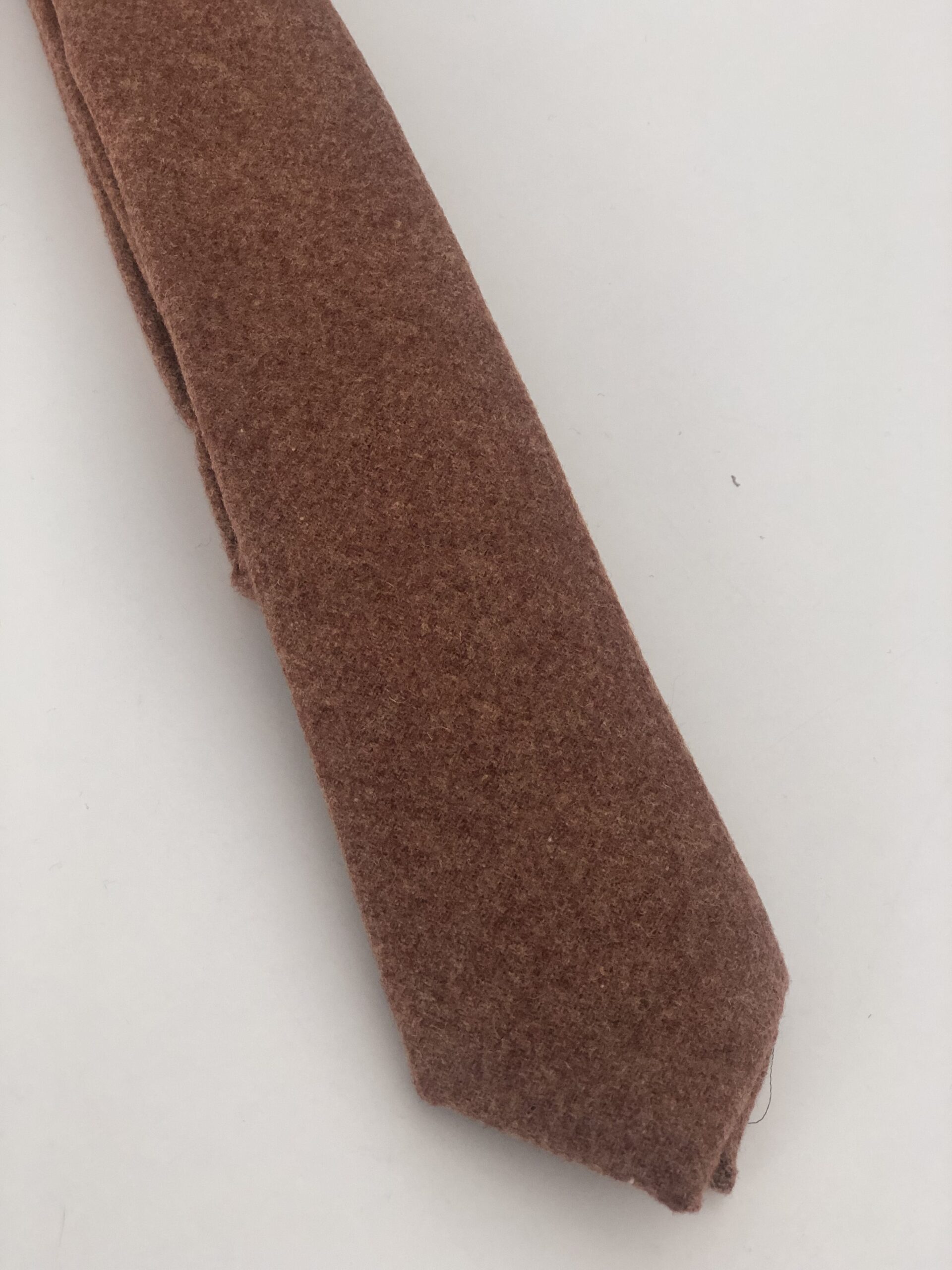CORBATA LANA CAMEL